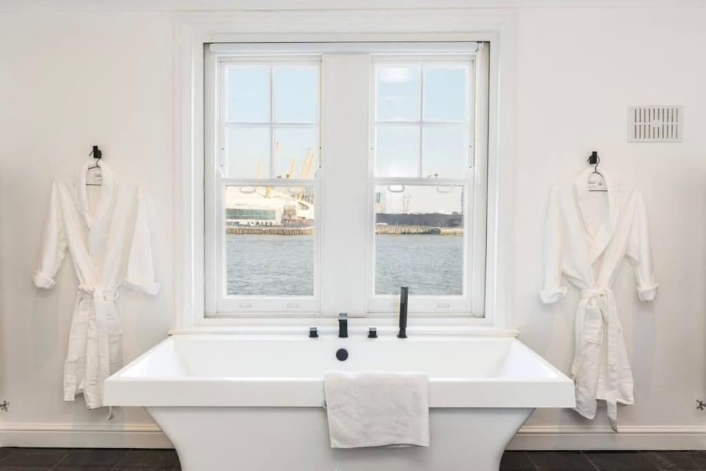 3 X Bedroom Riverside Flat With Hot Tub On Roof Terrace ロンドン エクステリア 写真