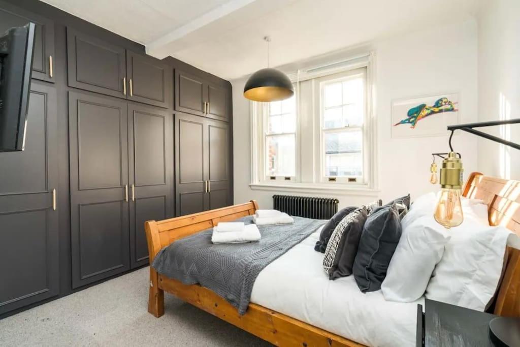 3 X Bedroom Riverside Flat With Hot Tub On Roof Terrace ロンドン エクステリア 写真