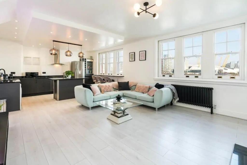 3 X Bedroom Riverside Flat With Hot Tub On Roof Terrace ロンドン エクステリア 写真