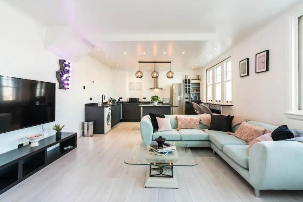 3 X Bedroom Riverside Flat With Hot Tub On Roof Terrace ロンドン エクステリア 写真