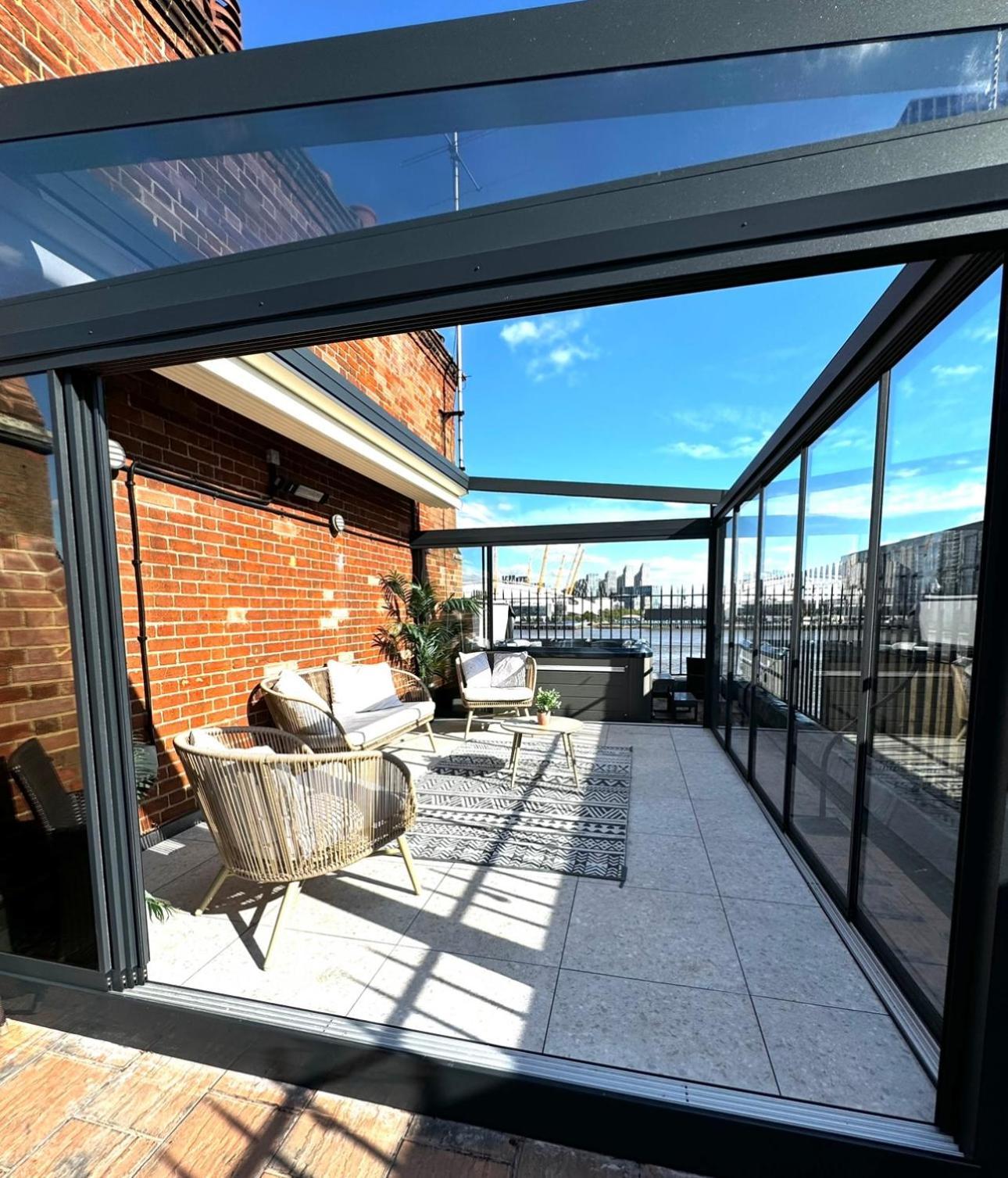 3 X Bedroom Riverside Flat With Hot Tub On Roof Terrace ロンドン エクステリア 写真