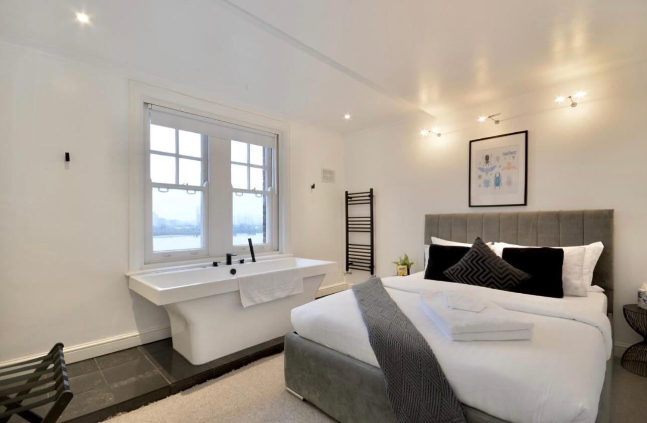 3 X Bedroom Riverside Flat With Hot Tub On Roof Terrace ロンドン エクステリア 写真